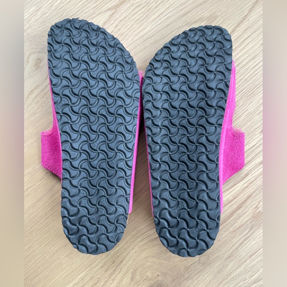 Birkenstock Arizona Shearling
Suede Leather Fuchsia Tulip Sandals Size 34 - Picture 4 of 5